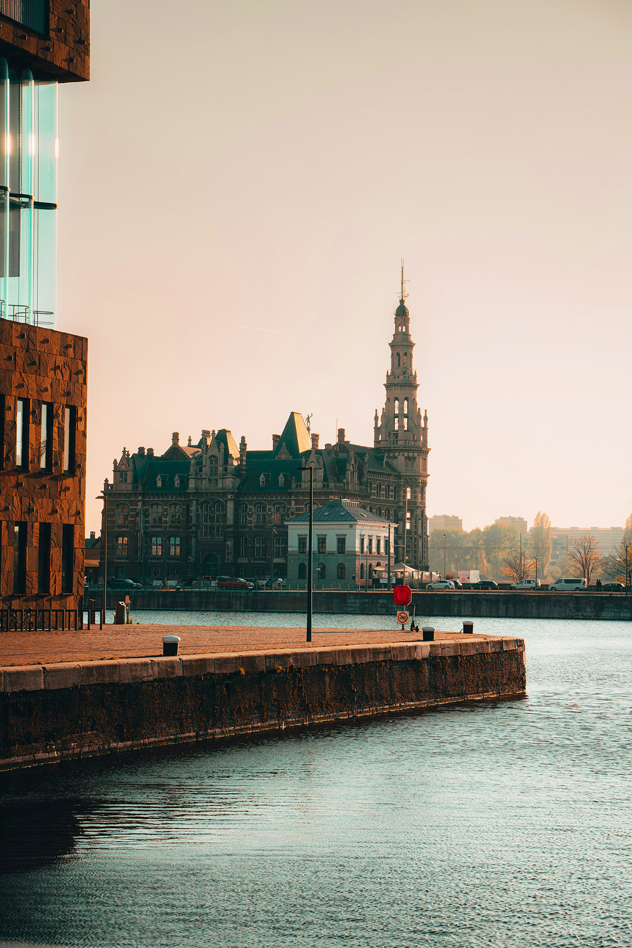Botanic Sanctuary Antwerp Dustin Bowdige PB5 Cv 2TU0 Unsplash